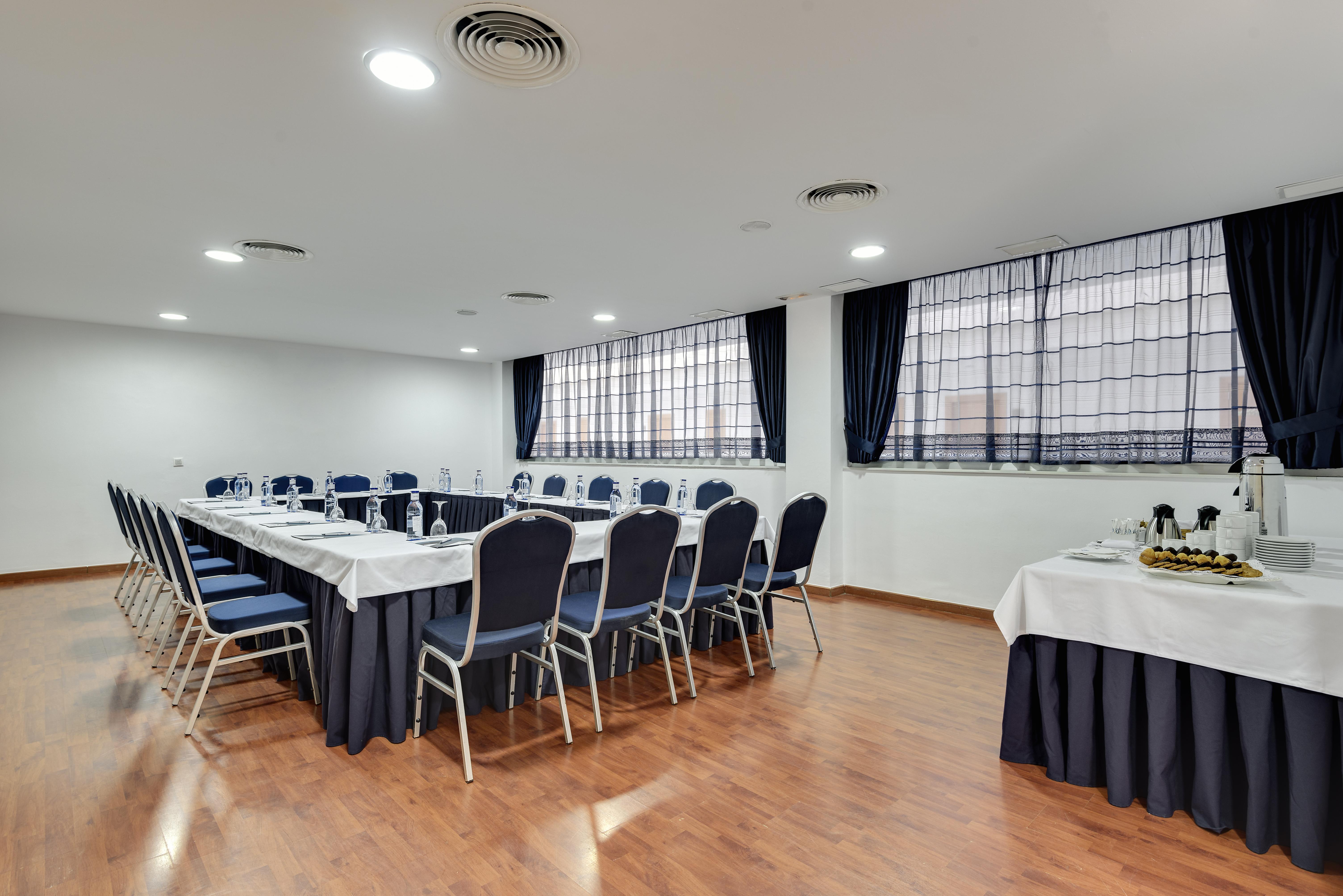 Cabogata Beach Hotel Ретамар Экстерьер фото Meeting room