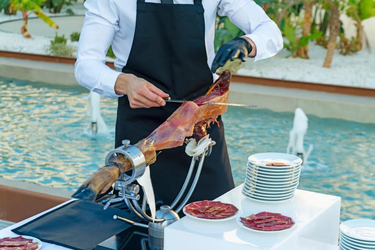 Cabogata Beach Hotel Ретамар Экстерьер фото Jamón being sliced