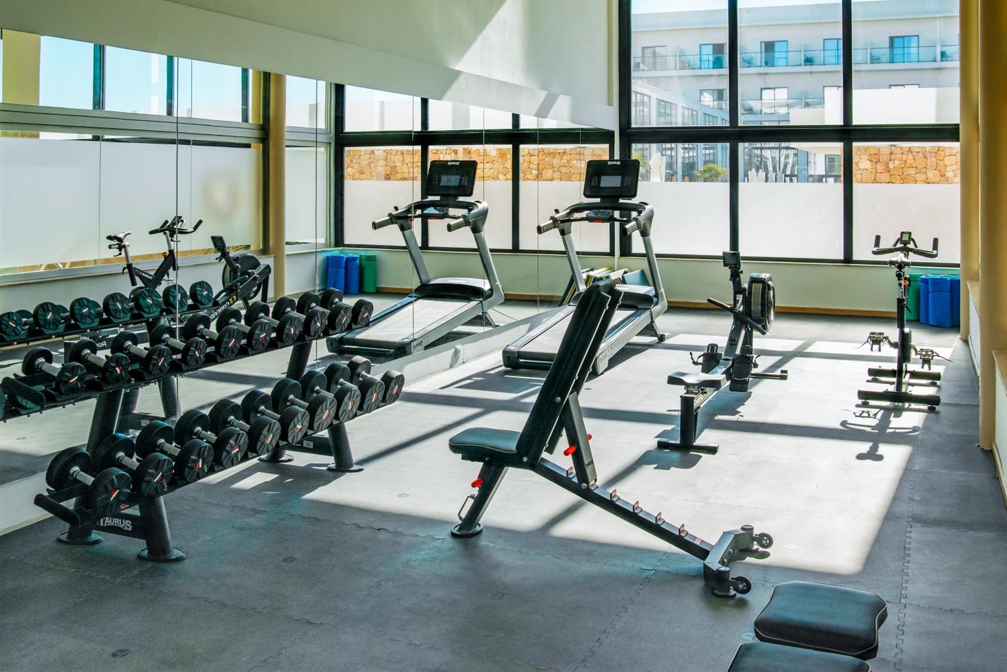 Cabogata Beach Hotel Ретамар Экстерьер фото The gym at the University of Roehampton